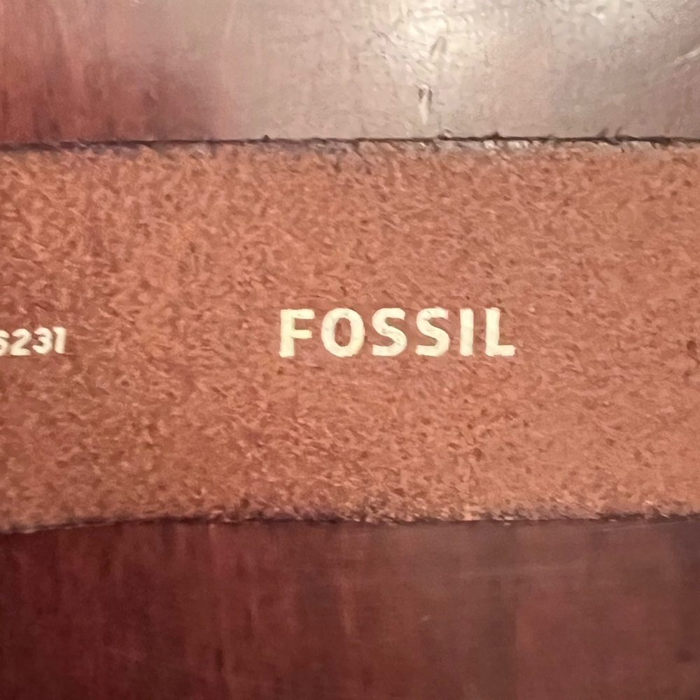 Fossil brown leather floral embossed belt EUC - Picture 5 of 7